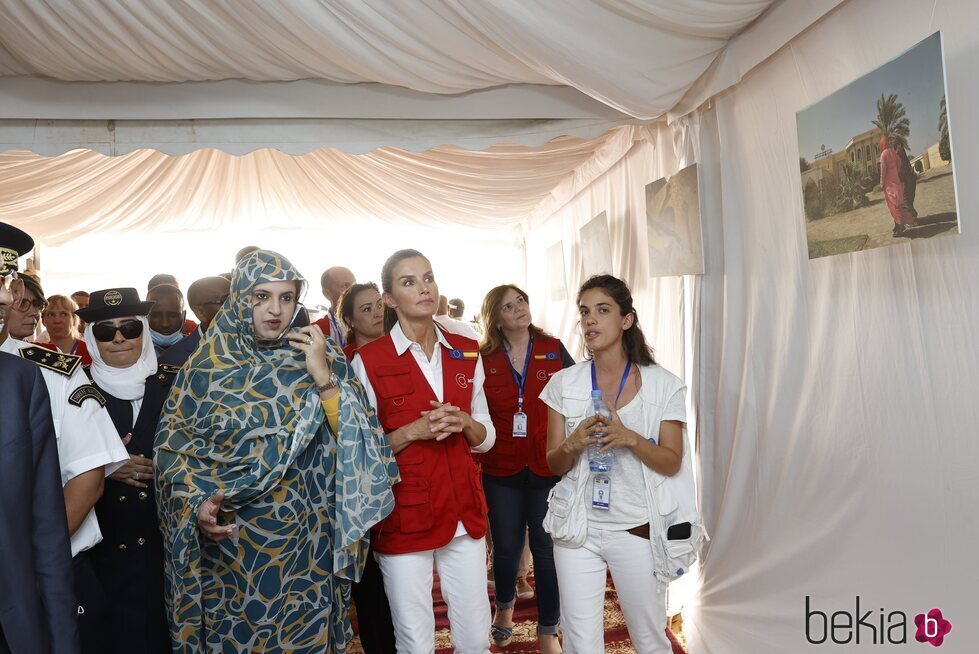 La Reina Letizia en un centro de atención a las víctimas de violencia de género en Mauritania