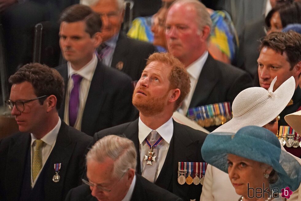 El Príncipe Harry, Jack Brooksbank y los Duques de Gloucester en el Servicio de Acción de Gracias por el Jubileo de Platino