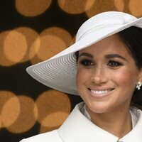 Meghan Markle muy sonriente en el Servicio de Acción de Gracias por el Jubileo de Platino