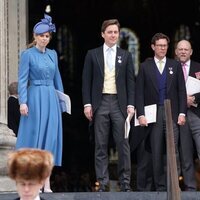 Beatriz de York y Edo Mapelli, Eugenia de York y Jack Brooksbank y Zara Phillips y Mike Tindall en el Servicio de Acción de Gracias por el Jubileo de Plati