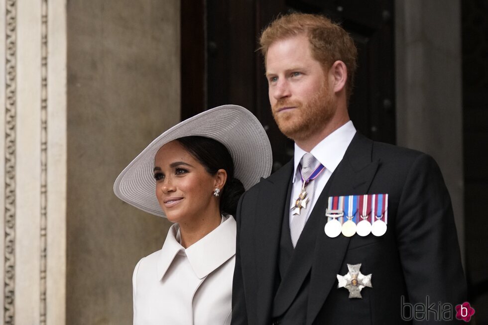 El Príncipe Harry y Meghan Markle tras la celebración del Servicio de Acción de Gracias por el Jubileo de Platino