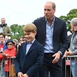 El Príncipe Guillermo y el Príncipe Jorge en su visita a Gales por el Jubileo de Platino