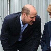 El Príncipe Guillermo con el Príncipe Jorge y la Princesa Carlota en su visita a Gales por el Jubileo de Platino