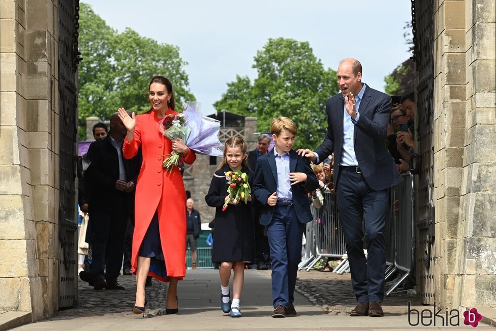 El Príncipe Guillermo y Kate Middleton, el Príncipe Jorge y la Princesa Carlota en Gales por el Jubileo de Platino