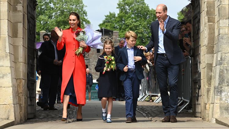 El Príncipe Guillermo y Kate Middleton, el Príncipe Jorge y la Princesa Carlota en Gales por el Jubileo de Platino