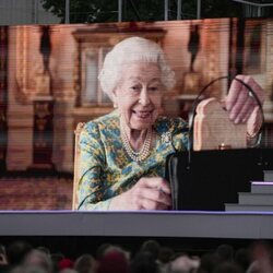 La Reina Isabel en un sketch con Paddington para el concierto del Jubileo de Platino