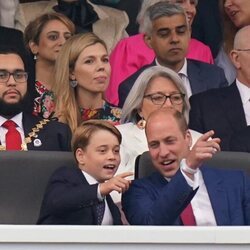 El Príncipe Guillermo y el Príncipe Jorge en el concierto del Jubileo de Platino