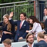 Beatriz de York y Edoardo Mapelli Mozzi y Eugenia de York y Jack Brooksbank en el concierto del Jubileo de Platino