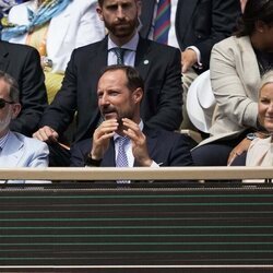 El Rey Felipe y Haakon y Mette-Marit de Noruega en la final de Roland Garros 2022 en París