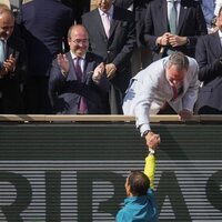 El Rey Felipe felicita a Rafa Nadal por su Roland Garros 2022 ante Haakon y Mette-Marit de Noruega