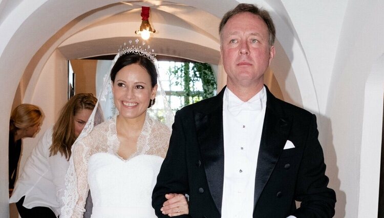 Gustav zu Sayn-Wittgenstein-Berleburg y Carina Axelsson en su boda