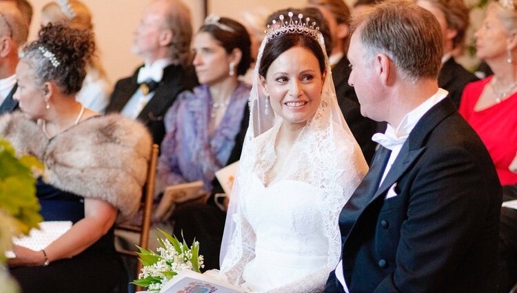 Gustav zu Sayn-Wittgenstein-Berleburg y Carina Axelsson en la celebración de su boda