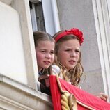 La Princesa Carlota y Mia Tindall en Trooping the Colour 2022 por el Jubileo de Platino