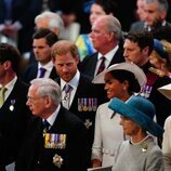 El Príncipe Harry y Meghan Markle y Eugenia de York y Jack Brooksbank en el Jubileo de Platino