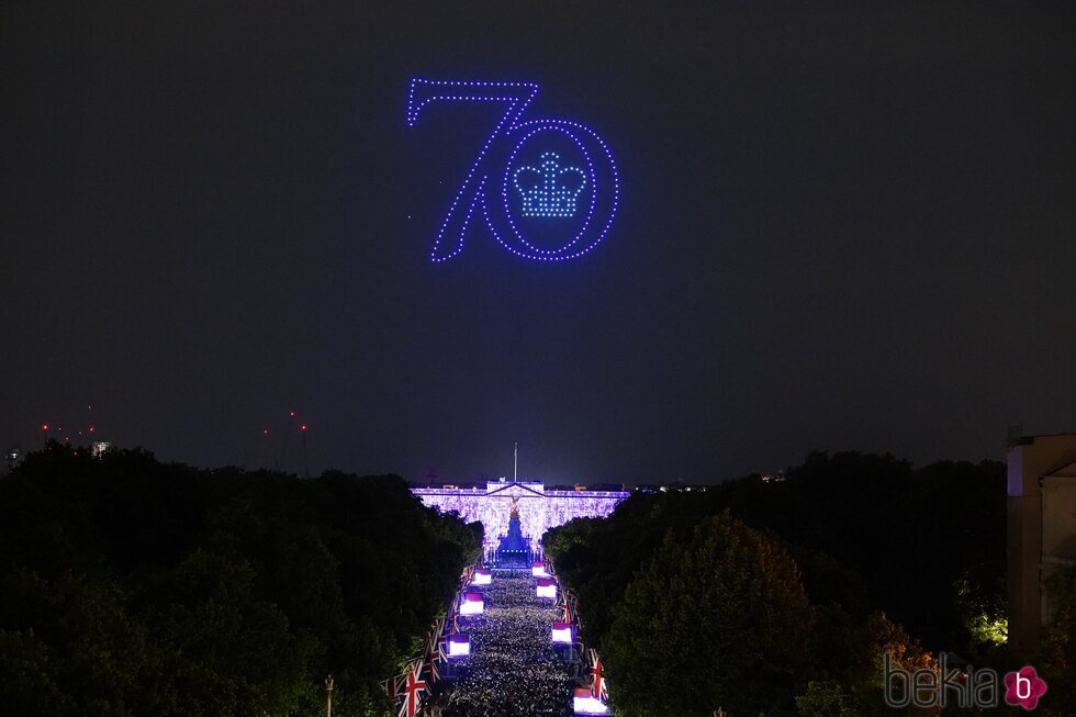 Felicitación a la Reina Isabel por su 70 aniversario de reinado en el concierto del Jubileo de Platino