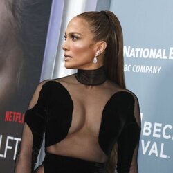 Jennifer Lopez posa en la presentación de 'Halftime'