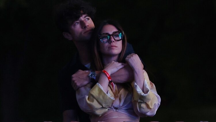 Blanca Suárez y Javier Rey, muy cariñosos en el concierto de Love of Lesbian