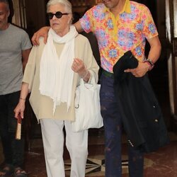 Lola Herrera y Elio Valderrama en el funeral en memoria de Jesús Mariñas