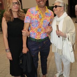 Belén Rodríguez, Lola Herrera y Elio Valderrama en el funeral en memoria de Jesús Mariñas