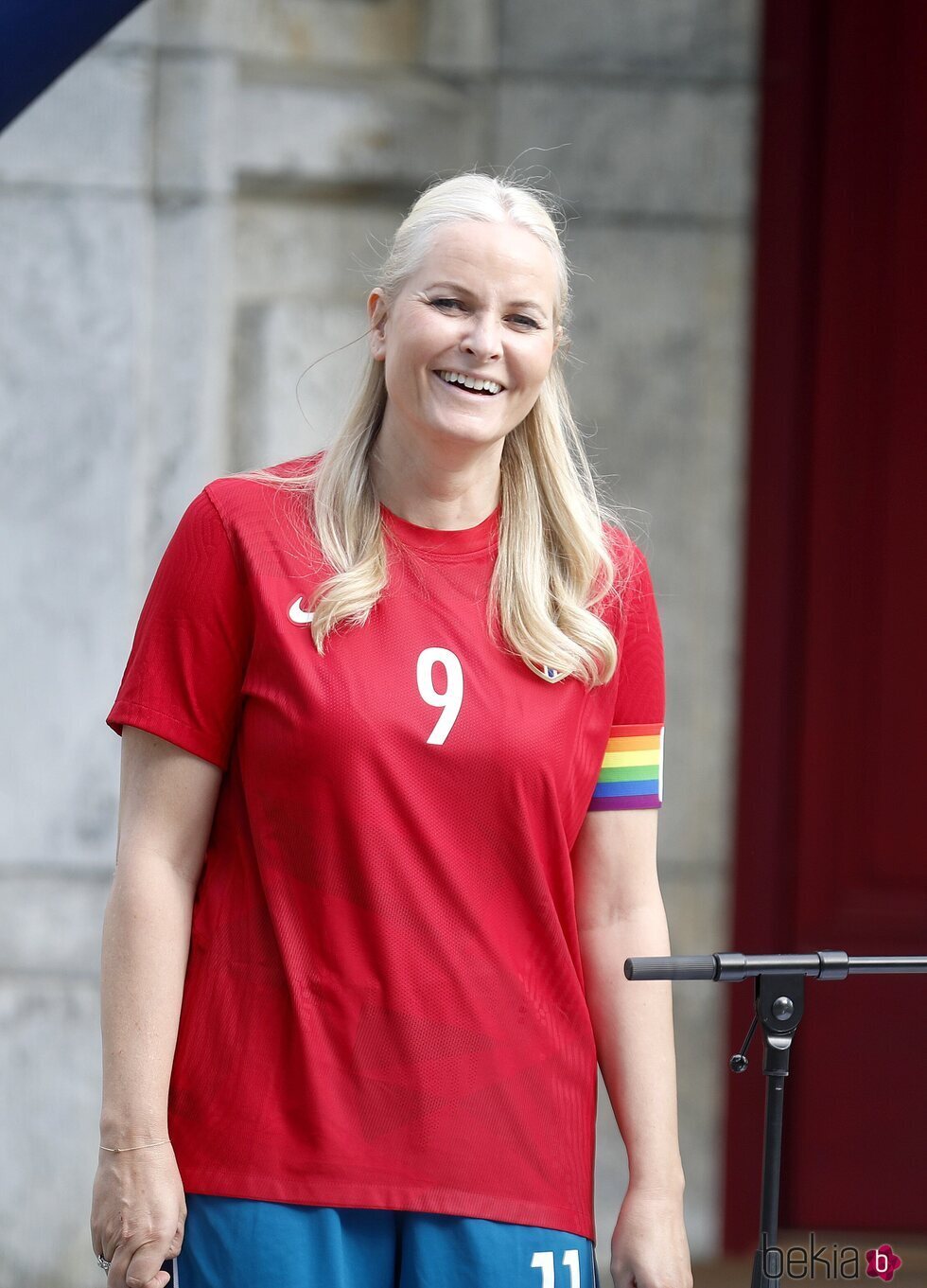 Mette-Marit de Noruega en el partido amistoso entre el Vivil IL y el Skaugum United