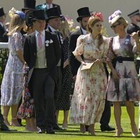 Beatriz de York y Edoardo Mapelli Mozzi y Zara Phillips y Mike Tindall en Ascot 2022