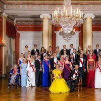 Ingrid Alexandra de Noruega con la Familia Real Noruega y los royals invitados a la cena de gala por su 18 cumpleaños