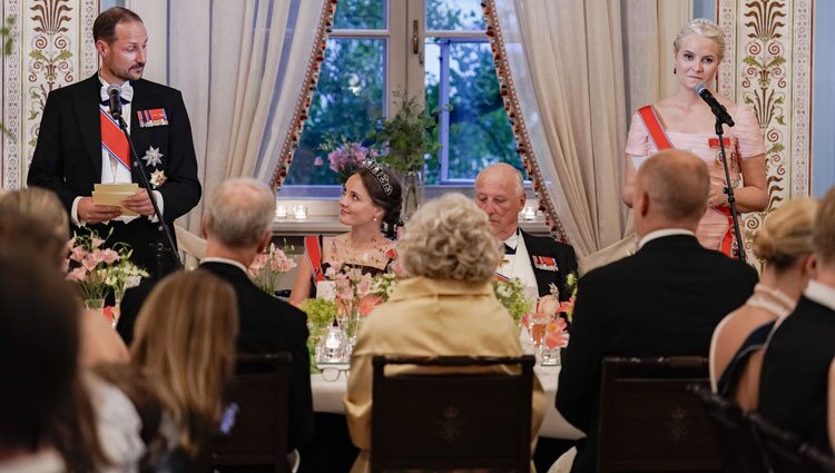 Haakon y Mette-Marit de Noruega en su discurso en la cena de gala por el 18 cumpleaños de Ingrid Alexandra de Noruega