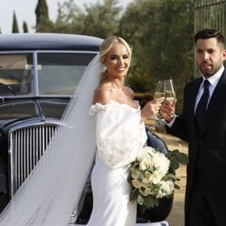 Jordi Alba y Romarey Ventura durante su boda en Sevilla