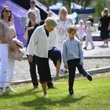 Nicolas de Suecia jugando en la inauguración del Discovery Park en Skuleberget