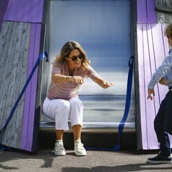 Magdalena de Suecia y Nicolas de Suecia tras tirarse por un tobogán en la inauguración del Discovery Park en Skuleberget