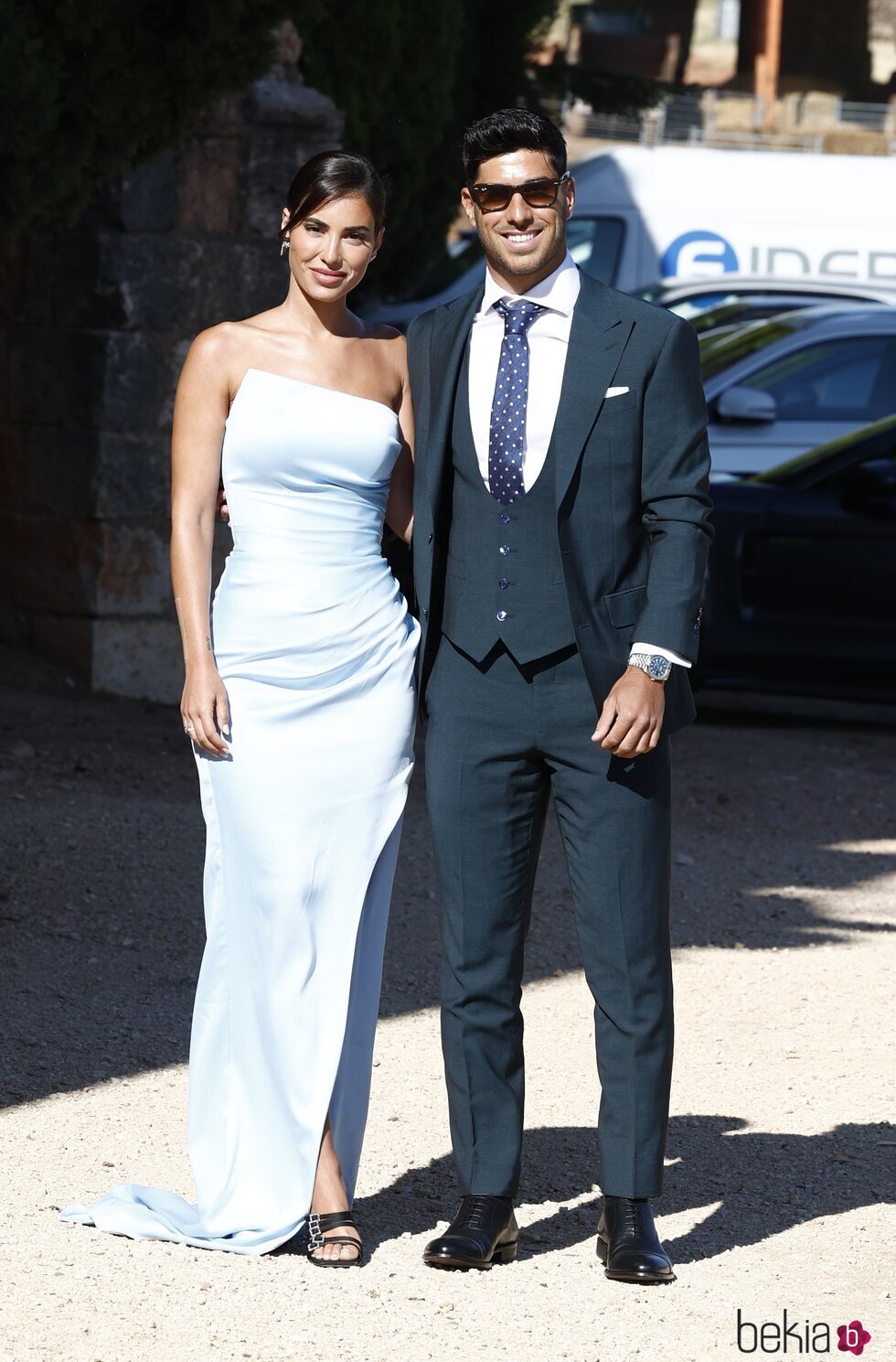 Marco Asensio y Sandra Garal en la boda de Dani Carvajal y Daphne Cañizares