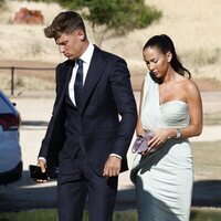 Marcos Llorente y su mujer en la boda de Dani Carvajal y Daphne Cañizares