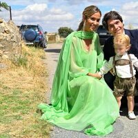 María Pombo, Pablo Castellano y su hijo Martín en la boda de Lucía Pombo