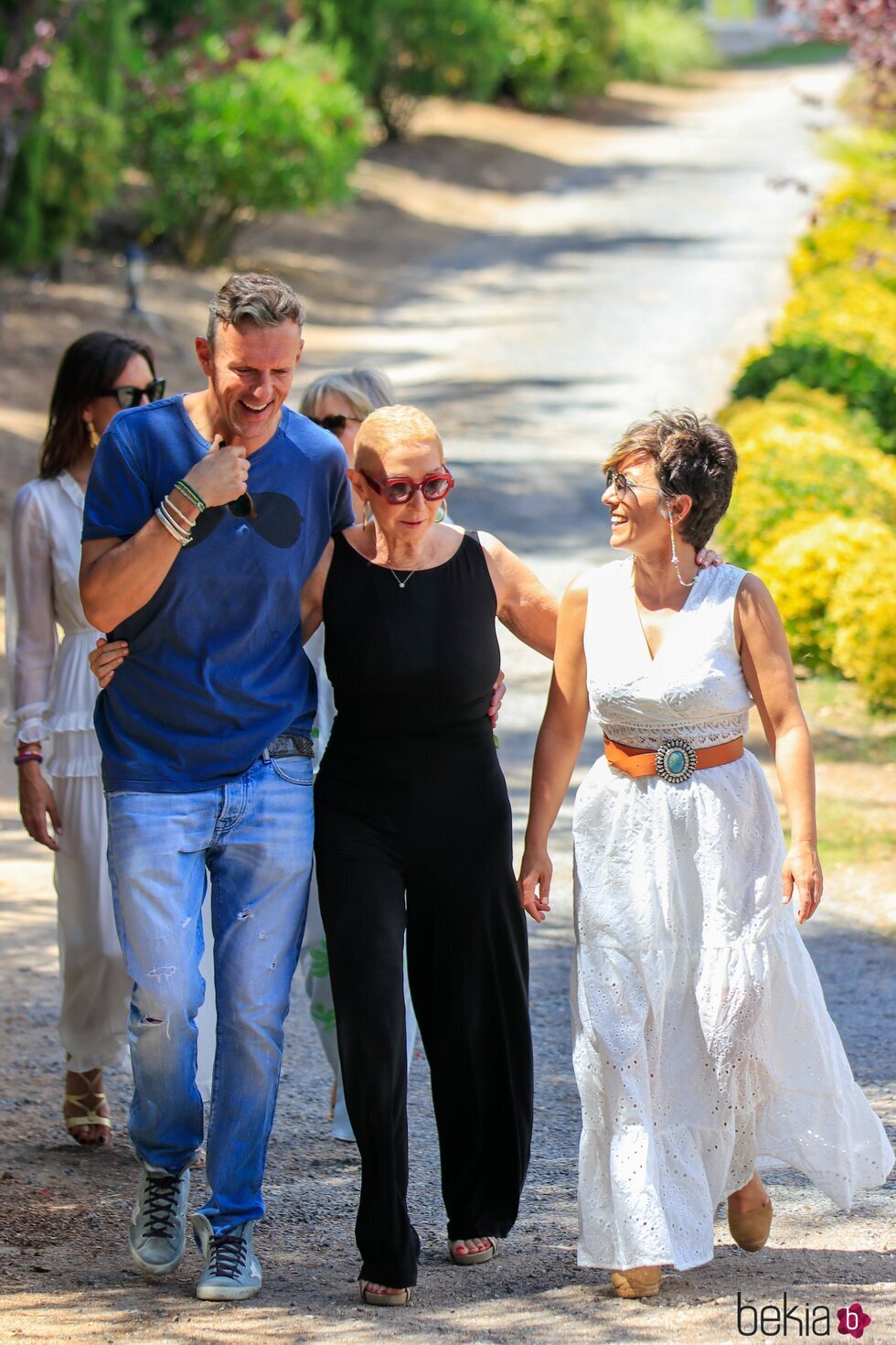 Joaquín Prat, Sonsoles Ónega y Ana Rosa Quintana en la fiesta de Unicorn