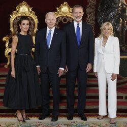 Los Reyes Felipe y Letizia y Joe y Jill Biden en la cena por la Cumbre de la OTAN en Madrid