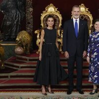 Los Reyes Felipe y Letizia y Katrín Jakobsdóttir en la cena por la Cumbre de la OTAN en Madrid