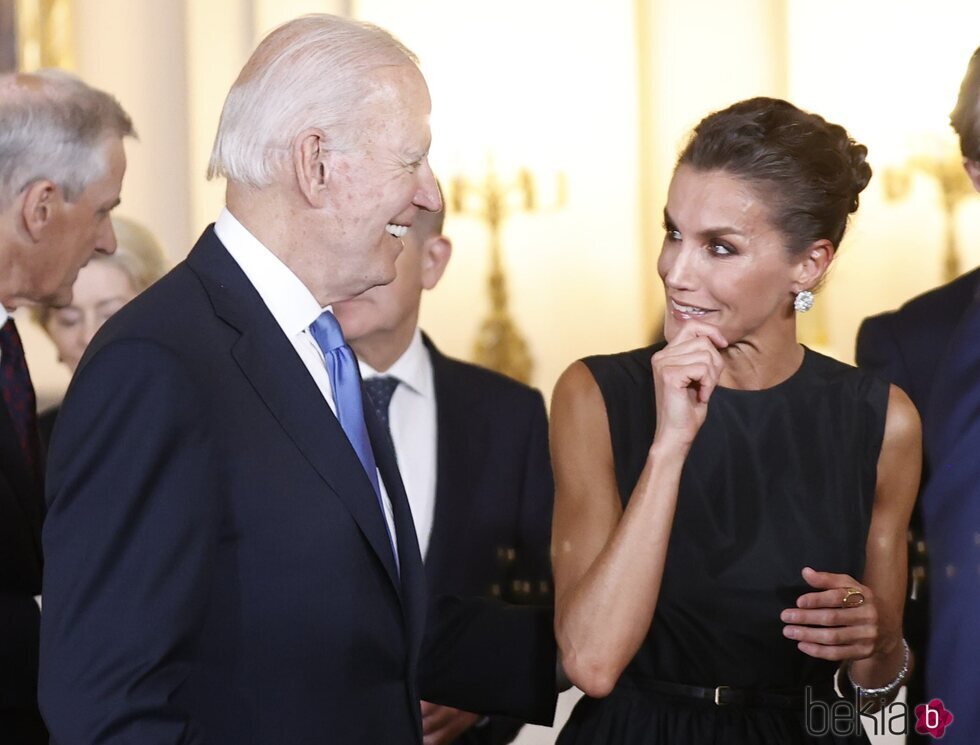 Joe Biden y la Reina Letizia, muy cómplices en la cena por la Cumbre de la OTAN en Madrid