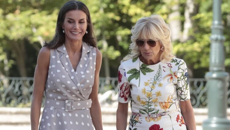 La Reina Letizia y Jill Biden en su visita al Palacio de la Granja por la Cumbre de la OTAN