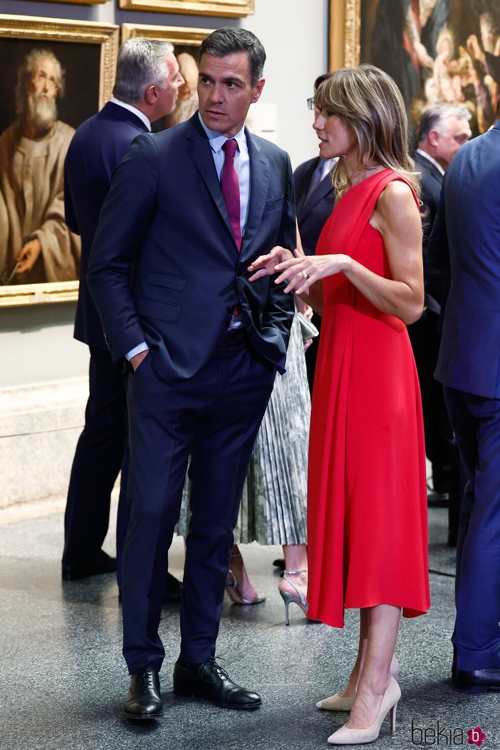 Pedro Sánchez y Begoña Gómez en una visita al Museo del Prado por la Cumbre de la OTAN en Madrid