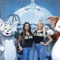 Sonia Monroy y Yola Berrocal en la inauguración de atracciones en el Parque Warner Beach