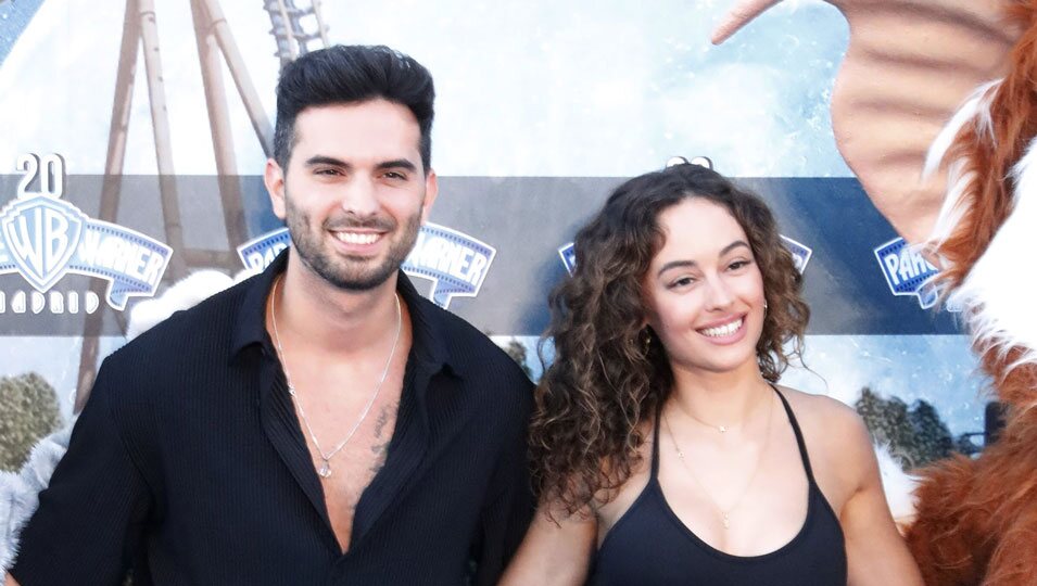 Suso Álvarez y su novia Mandy en la inauguración de atracciones en el Parque Warner Beach