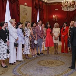 Juraj Rizman, Begoña Gómez, Gauthier Destenay, la Reina Letizia y Brigitte Macron en su visita al Teatro Real por la Cumbre de la OTAN en Madrid