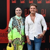 El Maestro Joao y su pareja en la inauguración del museo Rocío Jurado en Chipiona