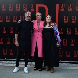 David Valldeperas, Rocío Carrasco y Anaís Peces en la inauguración del museo Rocío Jurado en Chipiona