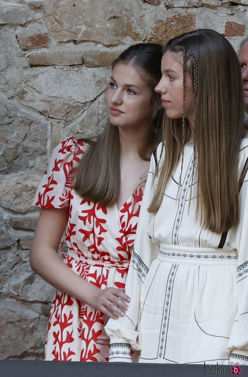 La Princesa Leonor y la Infanta Sofía, muy cómplices en su visita al Museo Dalí de Figueres