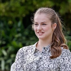 La Princesa Leonor sonriendo en un taller de codificación impartido por Hadi Partovi en Barcelona