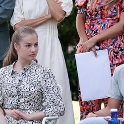 La Princesa Leonor con un chico en un taller de codificación impartido por Hadi Partovi en Barcelona