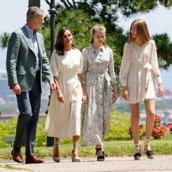 Los Reyes Felipe y Letizia y sus hijas Leonor y Sofía en un acto de la Fundación Princesa de Girona en Barcelona