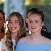 La Princesa Leonor y la Infanta Sofía sonriendo en los Premios Princesa de Girona 2022