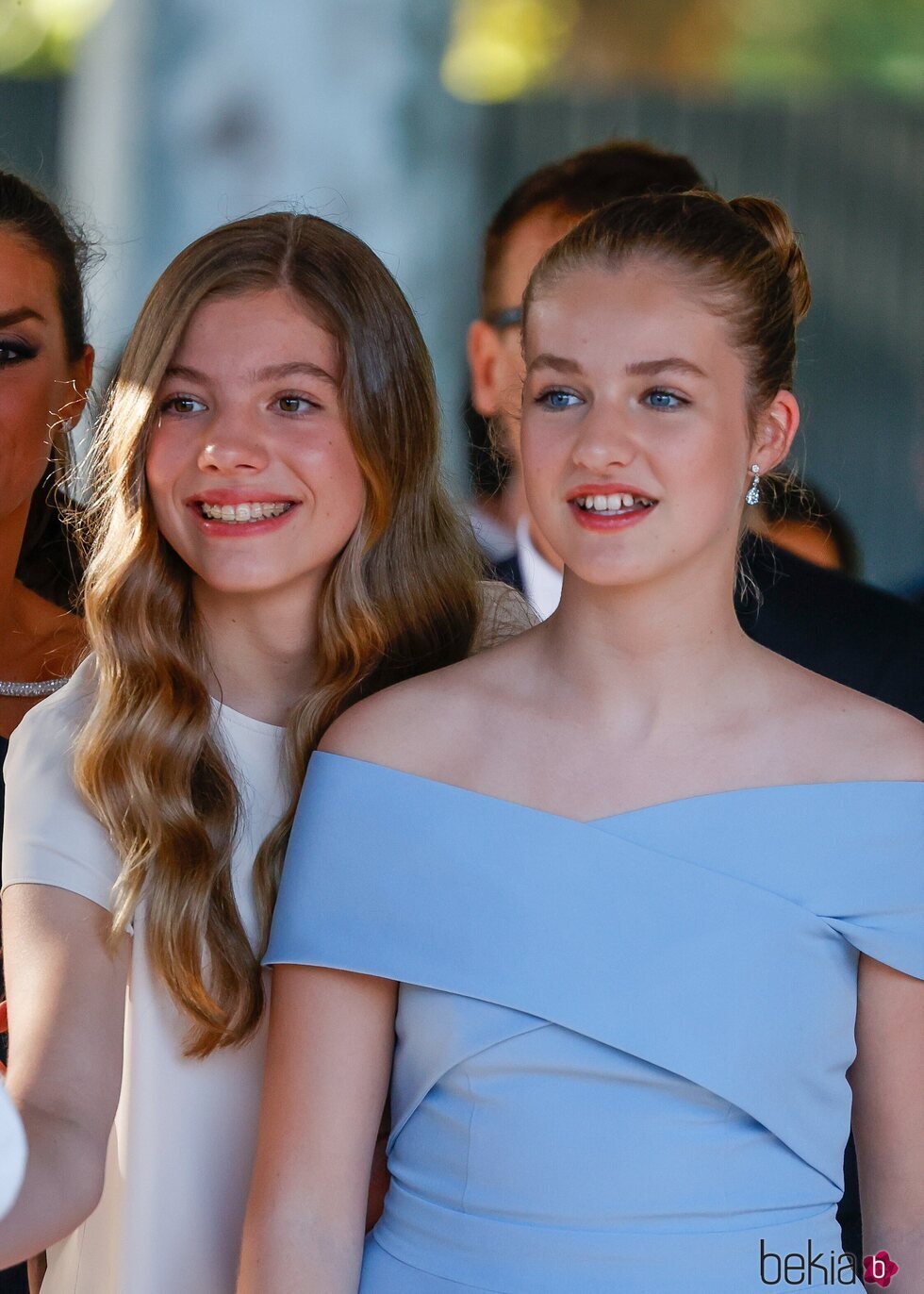 La Princesa Leonor y la Infanta Sofía sonriendo en los Premios Princesa de Girona 2022